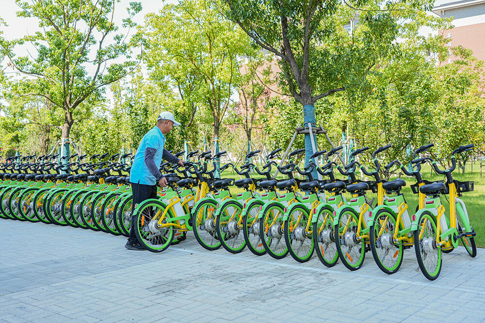 開學(xué)護(hù)行，守師生安全