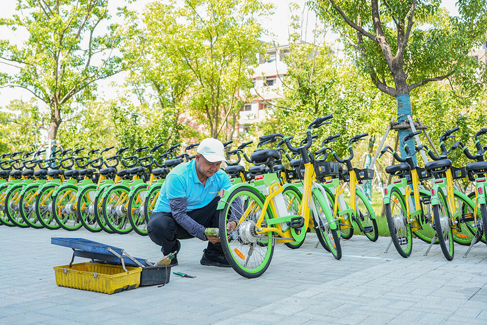 開學(xué)護(hù)行，守師生安全