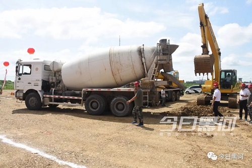 C:\Users\Administrator\Desktop\8.jpg C:\Users\Administrator\Desktop\8.jpg